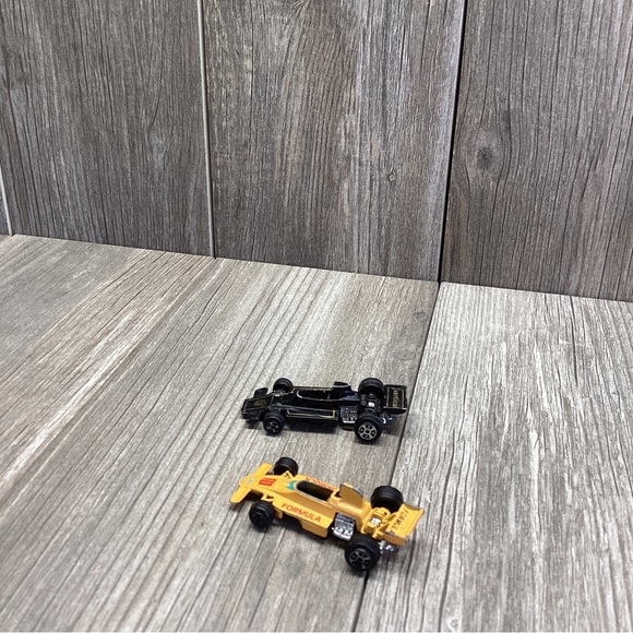 1 Yatming Formula One 11 Vertical 5 Diecast Model Race Car Lot Of 2 Yell… - Picture 3 of 11